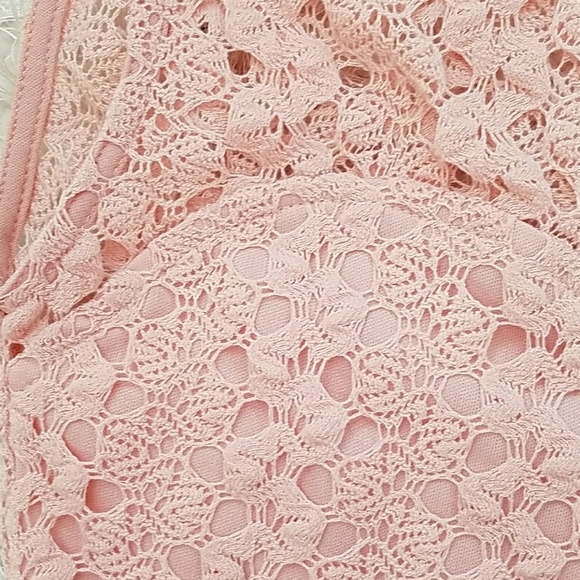 Very pretty peach sleeveless top, size small - Picture 4 of 4